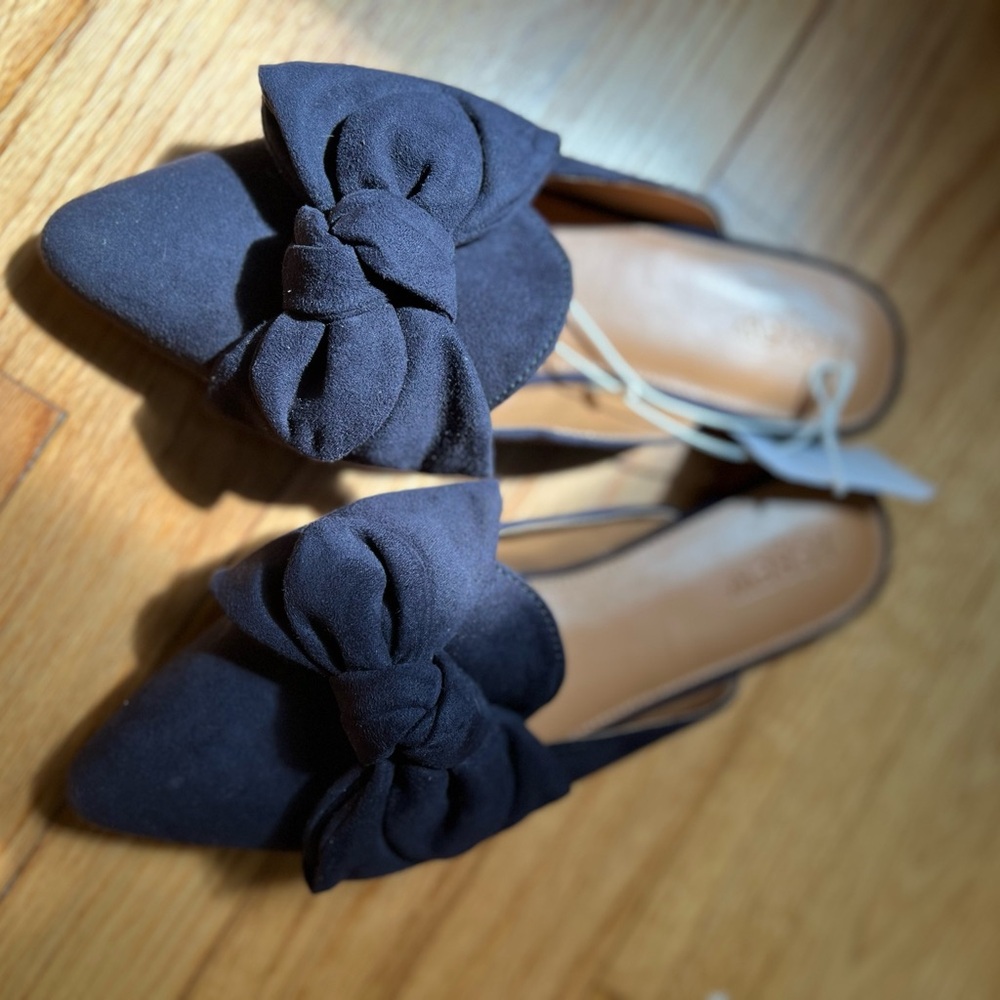 Elegant Black Bow Mules